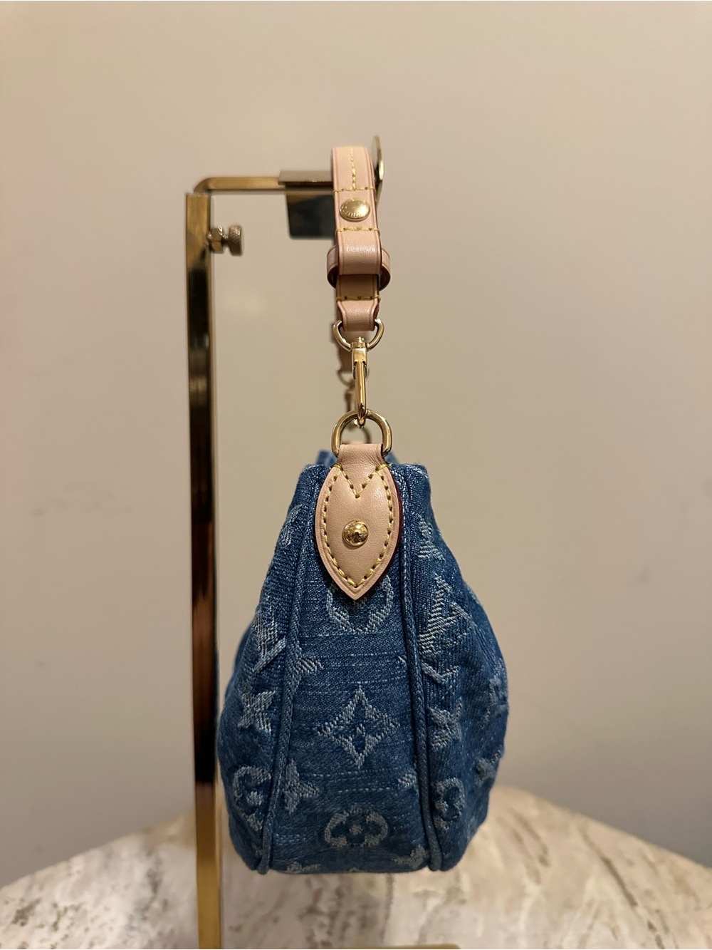 Louis Vuitton Pochette Valley in Denim Monogram - Picture 6 of 14